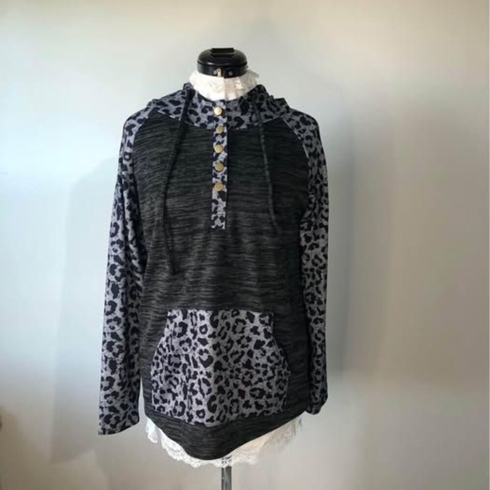 Chic Medium Leopard Print Hoodie Blouse with Pocket pit-pit=19” length=26” C5561